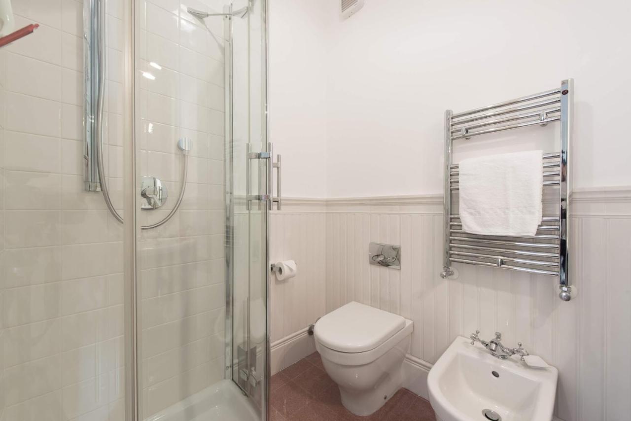 Duomo Seaside Deluxe Apartment By Ortigia Apartments Syracuse Bagian luar foto
