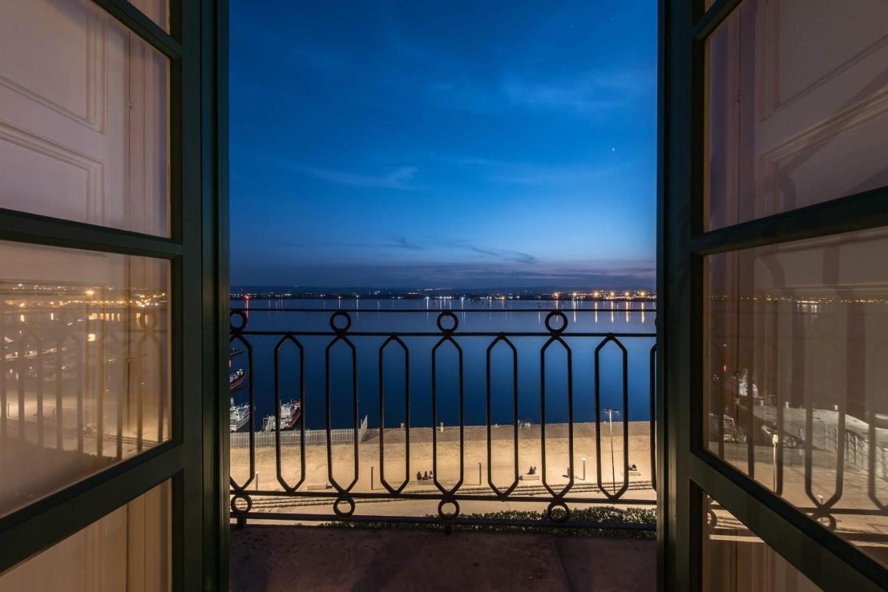 Duomo Seaside Deluxe Apartment By Ortigia Apartments Syracuse Bagian luar foto