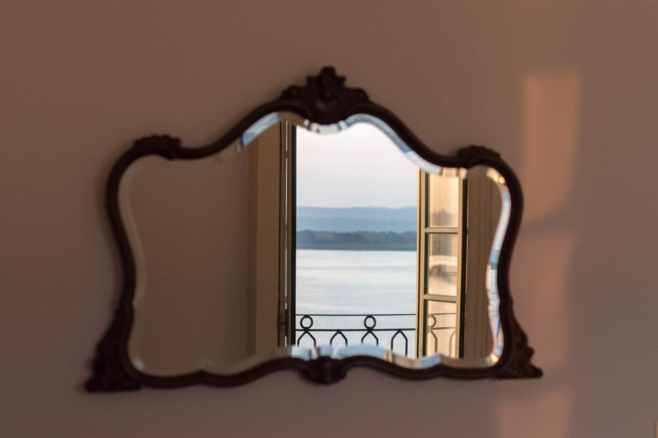 Duomo Seaside Deluxe Apartment By Ortigia Apartments Syracuse Bagian luar foto